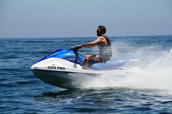 jet-ski